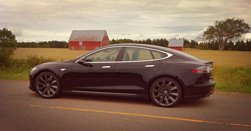 motor Roux lade 2013 Tesla Model S P85 Performance Review – Not A Very Range-Limited Car On  A Range-Limited Island | GCBC