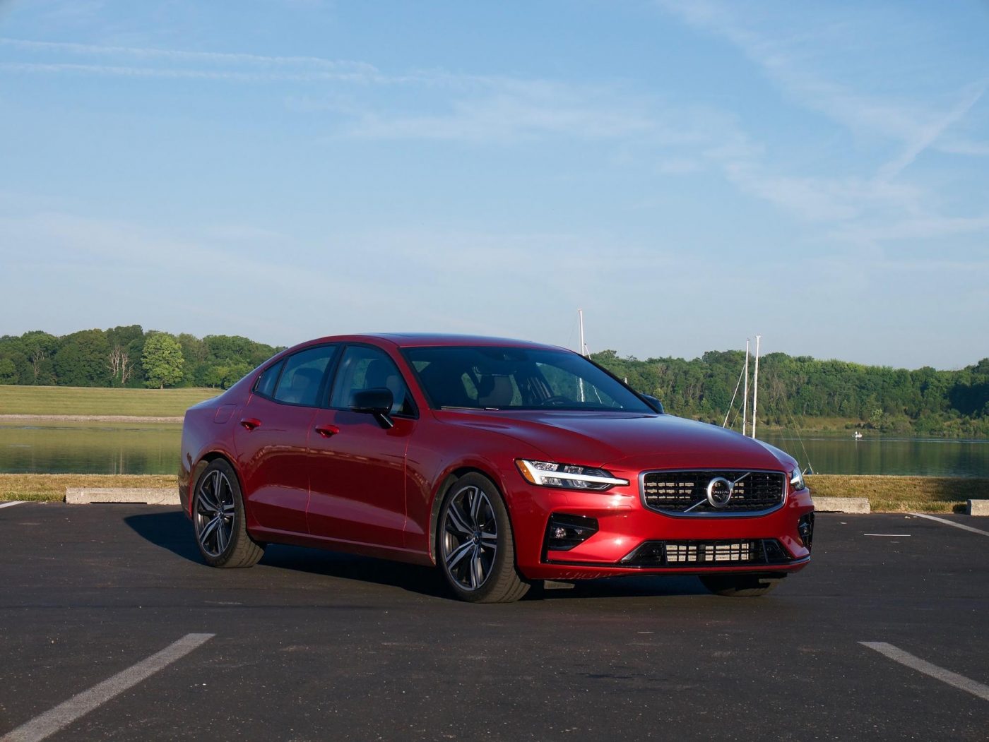 2019 Volvo S60 T6 R-Design AWD Review | GCBC