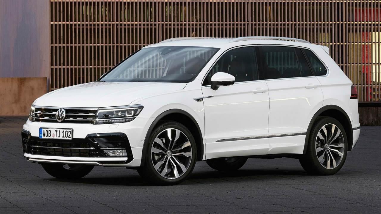 Volkswagen Tiguan Front and Side View