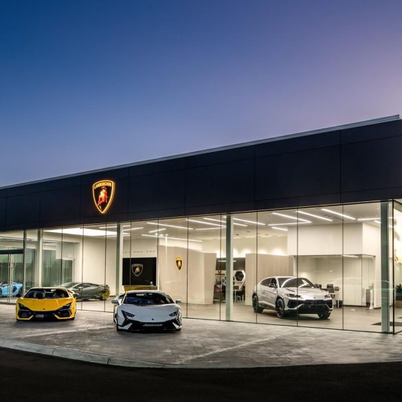 Lamborghini dealership in Naples Florida