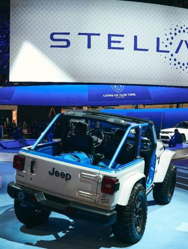 Stellantis brands at a car tradeshow