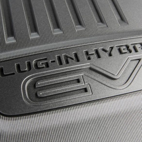 Engine cover of a Mitsubishi Outlander PHEV